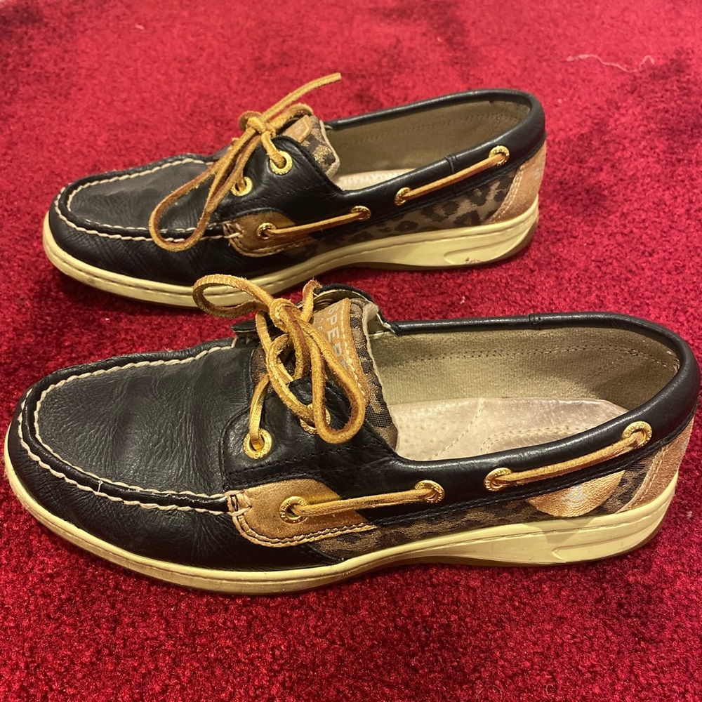 Brown & leopard print Sperry’s!